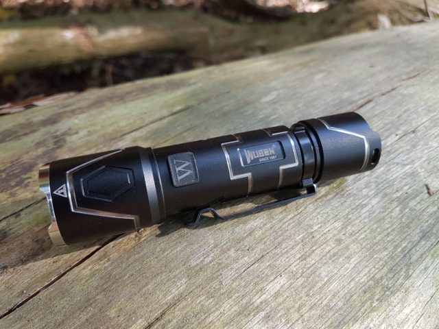 Wuben Black Vulture I332 - Taktische Taschenlampe für das EDC