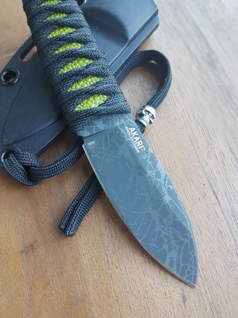 CRKT Paracord Knife