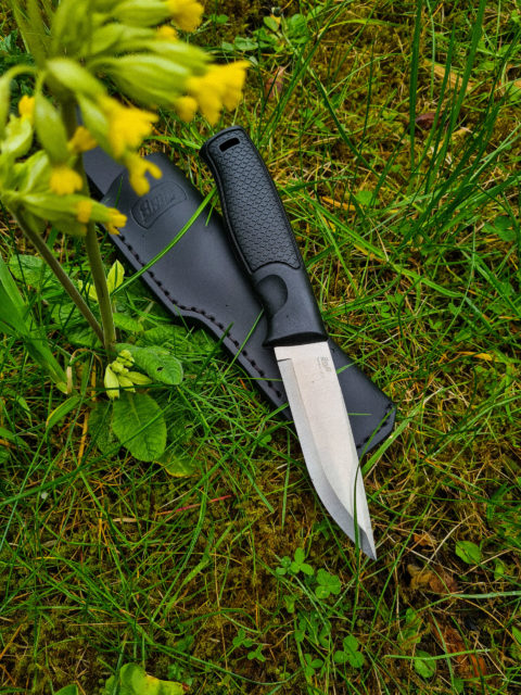 Bushcraft Messer mit Scandi-Schliff