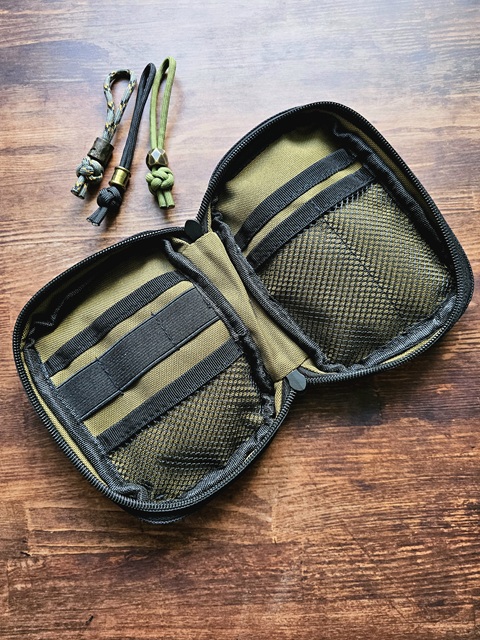 Pouch zum Aufklappen