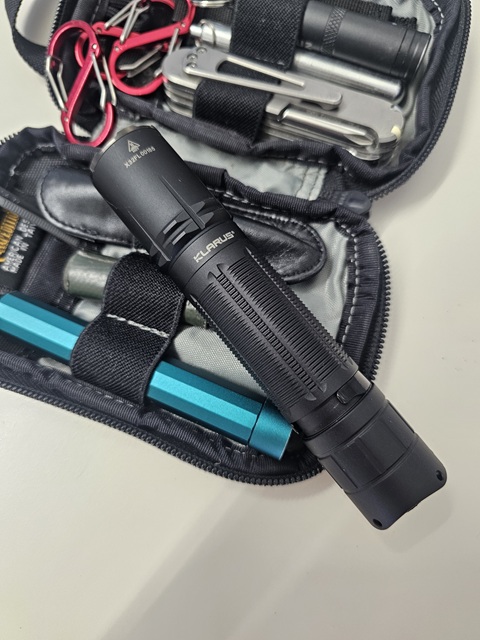 taktische Taschenlampe Klarus XT2CR Pro